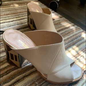 70’s style mules with printed heel